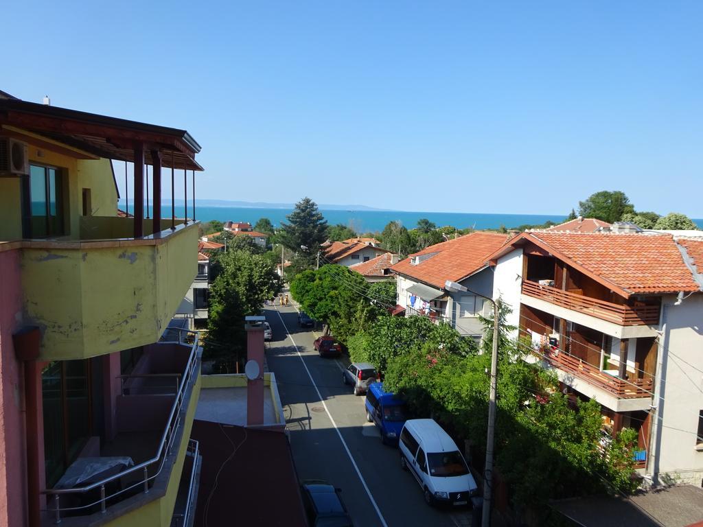Hris Hotel Chernomorets Exterior photo